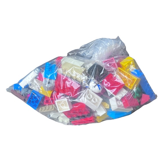 Grab bag Lego pieces. Mixed pieces contains at least one man. As is. - Picture 1 of 5